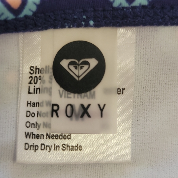 NWOT Roxy Patterned bikini Top - Picture 5 of 6